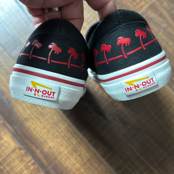 In-N -Out Black drink cup shoes, kids 6 women’s 7.5
Never worn - Picture 3 of 5